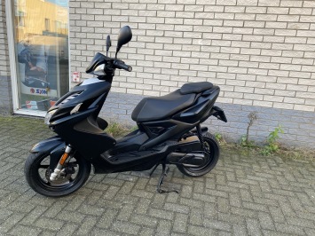 GAVE YAMAHA AEROX R 45KM BROM MAT BLACK BJ2016 10.000KM