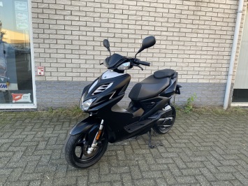 GAVE YAMAHA AEROX R 45KM BROM MAT BLACK BJ2016 10.000KM