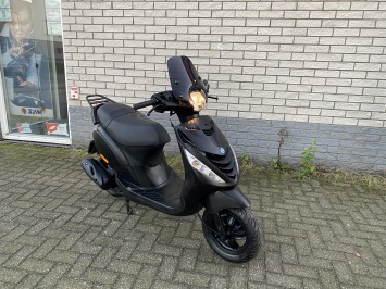 MOOIE PIAGGIO ZIP SP 45KM BROM MAT ZWART BJ2014 8000KM