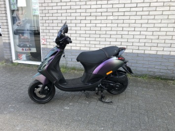 GAVE PIAGGIO ZIP SP 45KM BROM MAT DRAGON CAMELEON BJ2018 7000KM ALPHA LED 