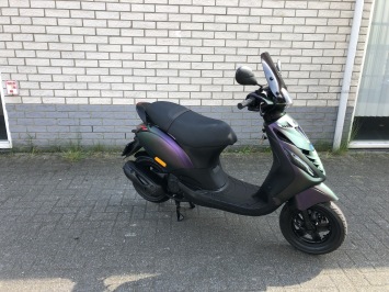 GAVE PIAGGIO ZIP SP 45KM BROM MAT DRAGON CAMELEON BJ2018 7000KM ALPHA LED 