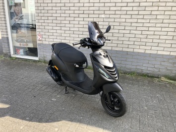 GAVE PIAGGIO ZIP SP 45KM BROM MAT ZWART BJ2017 6000KM ALPHA LED 