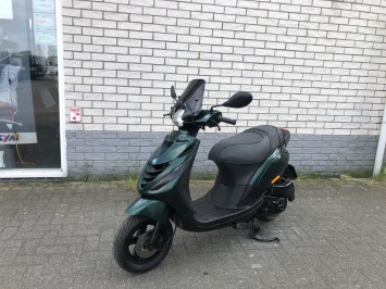 GAVE PIAGGIO ZIP SP 45KM BROM JAGUAR GROEN BJ2014 7000KM 