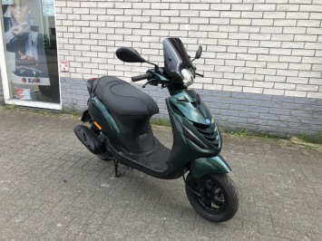 GAVE PIAGGIO ZIP SP 45KM BROM JAGUAR GROEN BJ2014 7000KM 
