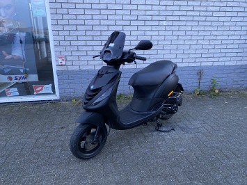 LEUKE PIAGGIO ZIP SP 45KM BROM MAT BLACK BJ2008 8000KM VOL OPTIES