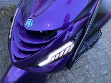 MOOIE  PIAGGIO ZIP SP 45KM BROM PAARS BJ2021 9000KM VOL OPTIES