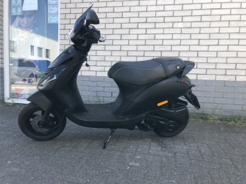 GAVE PIAGGIO ZIP SP 45KM BROM MAT BLACK BJ2019 5000KM