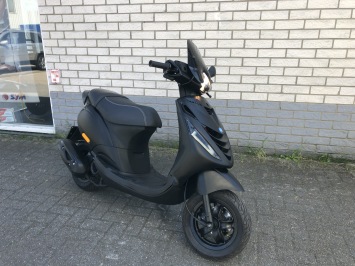 GAVE PIAGGIO ZIP SP 45KM BROM MAT BLACK BJ2019 5000KM