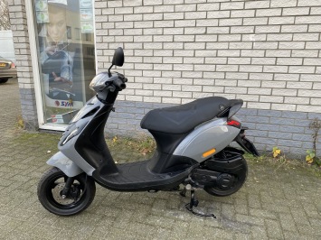 JONGE PIAGGIO ZIP SP 45KM BROM NARDO GREY  BJ2024 4000KM
