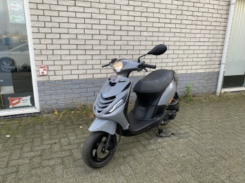 JONGE PIAGGIO ZIP SP 45KM BROM NARDO GREY  BJ2024 4000KM