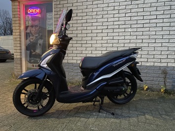 NETTE SYM SYMFONY ST 45KM BROM BLAUW 4-TAKR BJ2019 12000KM