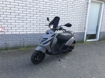 MOOIE PIAGGIO ZIP SP 45KM BROM NARDO GREY BJ2020 5000KM