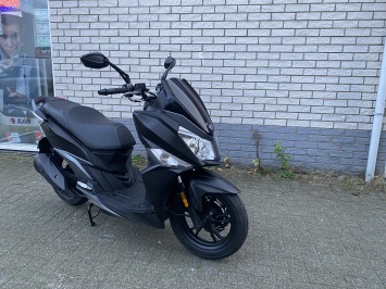 HELE MOOIE SYM JET 14 BROM 45KM 4-TAKT MAT BLACK BJ2020 9000KM