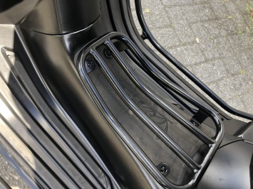 DIKKE VESPA SPRINT S 45KM 4-TAKT BROM MAT BLACK 8000KM BJ2019