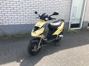 PRACHTIGE PIAGGIO NRG MC 3 ac  BJ2004 8800KM LEMON YELLOW 8800KM 2-takt