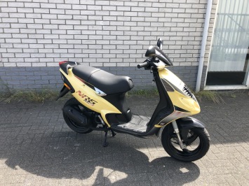 PRACHTIGE PIAGGIO NRG MC 3 ac  BJ2004 8800KM LEMON YELLOW 8800KM 2-takt