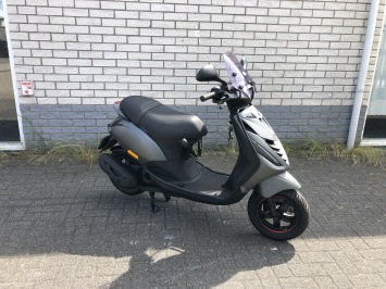 MOOIE PIAGGIO ZIP SP 45KM BROM MAT ZWART BJ2021 6000KM