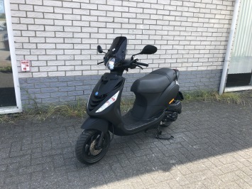 PRACHTIGE PIAGGIO ZIP SP 45KM 4T MAT BLACK BJ2017 10.000KM