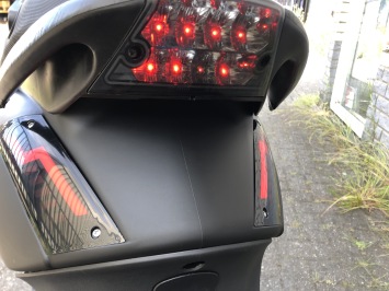 DIKKE  PIAGGIO ZIP SP 45KM BROM MAT BLACK BJ2015 7000KM VOL OPTIES
