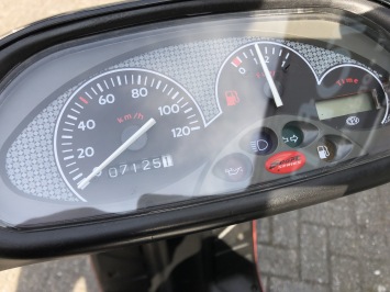 PRACHTIGE PIAGGIO TYPHOON ac TEC BJ1999 7100KM zgan 2-takt