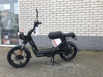 NIEUWE AGM GOCCIA ELEKTRISCHE SCOOTER BJ2021 0KM