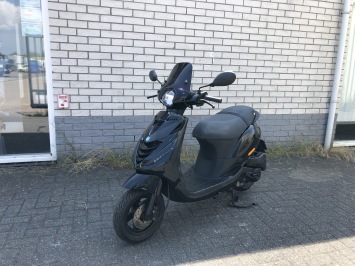 NETTE PIAGGIO ZIP SP 45KM BROM BLACK ON BLACK BJ2018 4000KM