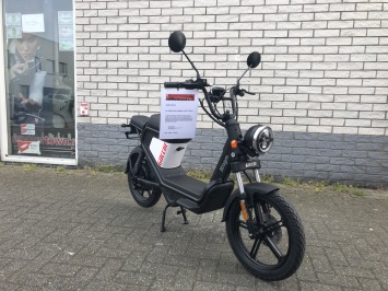 NIEUWE AGM GOCCIA ELEKTRISCHE SCOOTER BJ2021 0KM