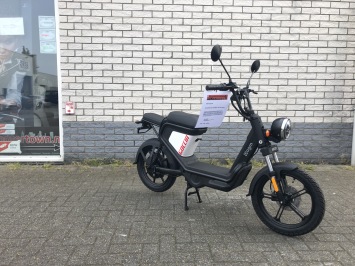 NIEUWE AGM GOCCIA ELEKTRISCHE SCOOTER BJ2021 0KM