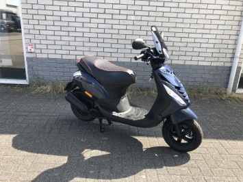  DIKKE PIAGGIO ZIP SP 45KM midnight bleu BJ2014 8000KM 4T