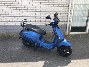 DIKKE VESPA SPRINT S 45KM BROM MAT BLAUW  5000KM BJ2020