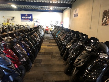 60 x PIAGGIO ZIP SP  20x VESPA SPRINT 8 X PEUGEOT KISBEE EBN EN VELE ANDERE