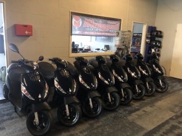 60 x PIAGGIO ZIP SP  20x VESPA SPRINT 8 X PEUGEOT KISBEE EBN EN VELE ANDERE