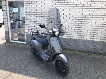 GAVE VESPA SPRINT S 25KM SNOR MAT GRIJS BJ2019 5000KM