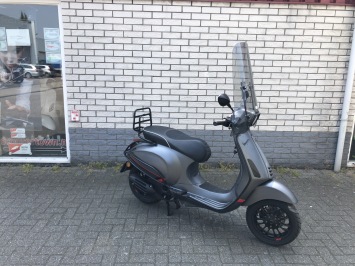 GAVE VESPA SPRINT S 25KM SNOR MAT GRIJS BJ2019 5000KM