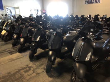 60 x PIAGGIO ZIP SP  20x VESPA SPRINT 8 X PEUGEOT KISBEE EBN EN VELE ANDERE