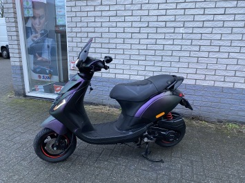 GAVE PIAGGIO ZIP SP 45 4-TAKT MAT DRAGON BROM BJ2021 11000KM