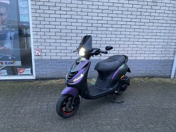 GAVE PIAGGIO ZIP SP 45 4-TAKT MAT DRAGON BROM BJ2021 11000KM