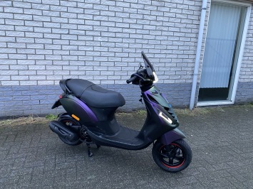GAVE PIAGGIO ZIP SP 45 4-TAKT MAT DRAGON BROM BJ2021 11000KM