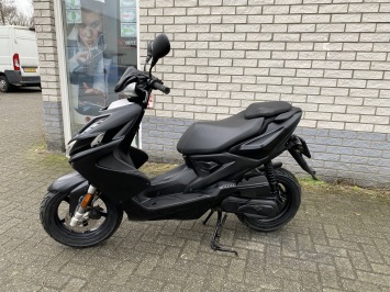 LEUKE YAMAHA AEROX R 45KM BROM BLACK MAGIC BJ2014 6000KM