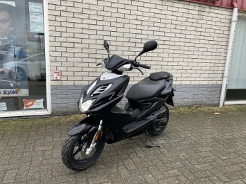 LEUKE YAMAHA AEROX R 45KM BROM BLACK MAGIC BJ2014 6000KM