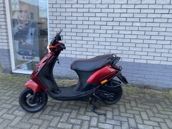 GAVE PIAGGIO ZIP SP 45KM BROM CANDY RED BJ2016 7000KM