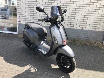 GAVE VESPA SPRINT S 45M BROM MAT GREY BJ2019 7000KM VOL OPTIES