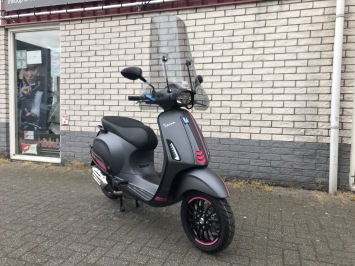 NIEUWE VESPA SPRINT S MAT GRIJS / ROZE  SPECIAL BROM 45KM 0KM