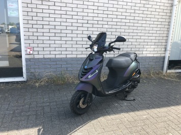 GAVE PIAGGIO ZIP SP 45KM BROM MAT DRAGON CAMELEON BJ2021 4000KM