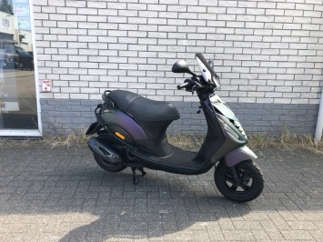 GAVE PIAGGIO ZIP SP 45KM BROM MAT DRAGON CAMELEON BJ2021 4000KM