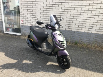 GAVE PIAGGIO ZIP SP 45KM BROM MAT DRAGON CAMELEON BJ2018 6000KM