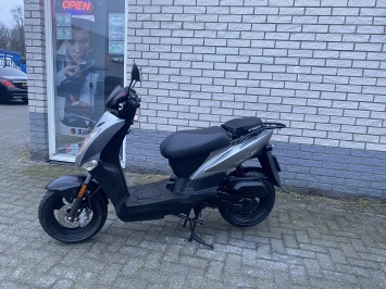 LEUKE KYMCO AGILITY 45KM BROM GRIJS BJ2010 15000KM