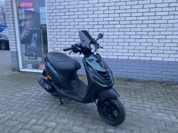 DIKKE PIAGGIO ZIP SP 45KM BROM JAGUAR GREEN BJ2017 7000KM