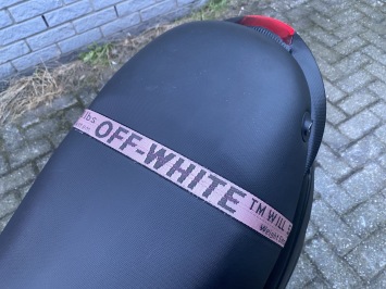 JONGE PIAGGIO ZIP SP 45KM BROM MAT ZWART BJ2022 2000KM