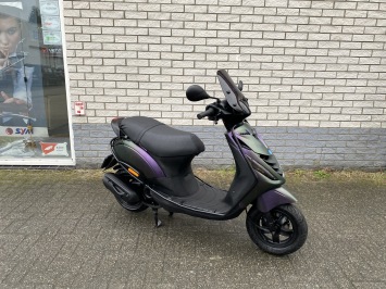 GAVE PIAGGIO ZIP SP 45 4-TAKT MAT DRAGON BROM BJ2020 6000KM